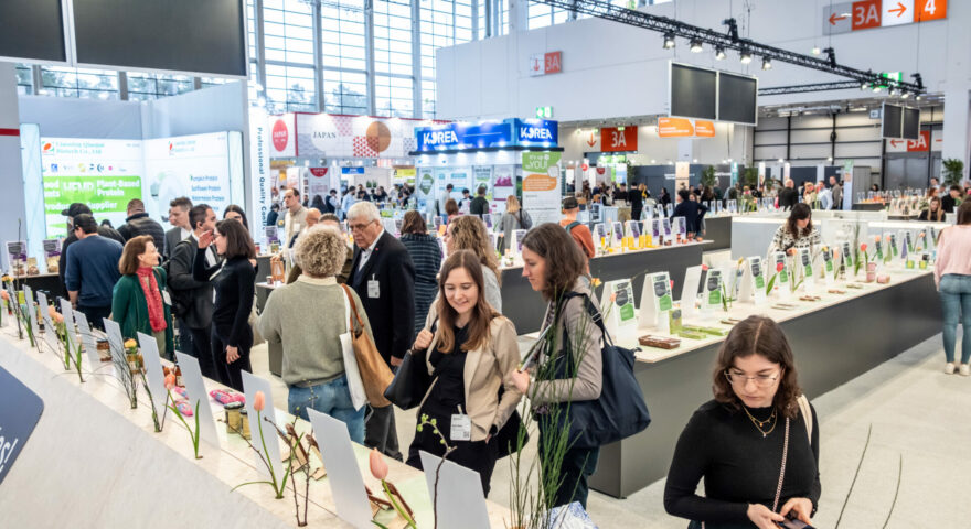 Novelty Stand and Trends. Maailman suurimmilla luomualan messuilla Biofachissa Saksan Nürnbergissä esiteltiin jälleen satoja uutuustuotteita. Kuva: NürnbergMesse / Thomas Geiger.